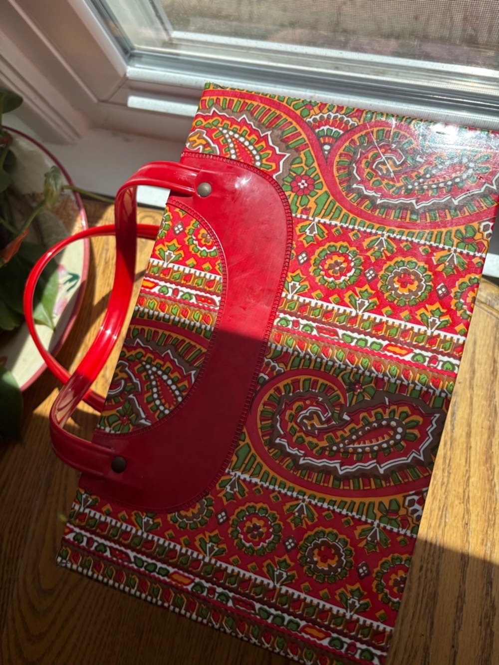 Vintage Red Paisley vinyl Case with Top Handle - Picture 11 of 17